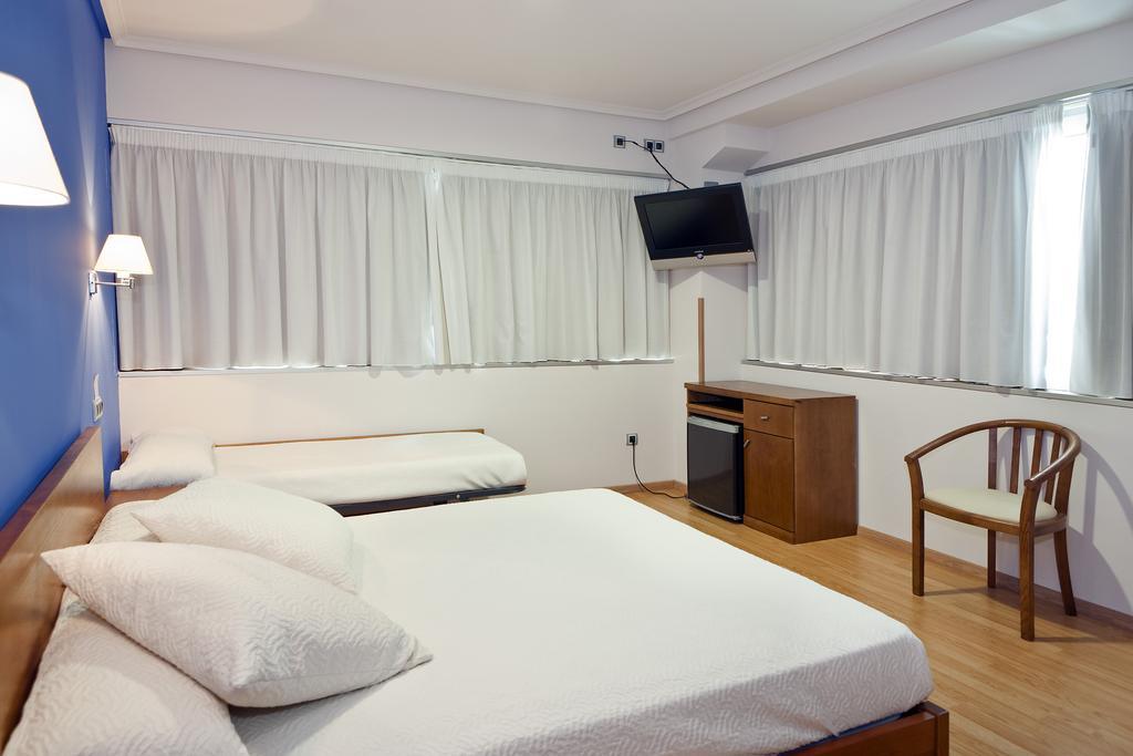 Hotel Ciudad De كوريلا الغرفة الصورة